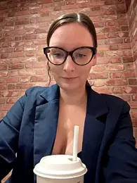 The_Snowwhitee — Stripchat recorded stream screenshot (01 Dec 2025)