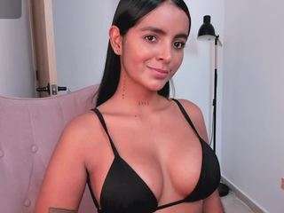 lauracriistina — Camsoda recorded stream screenshot (25 Feb 2025)