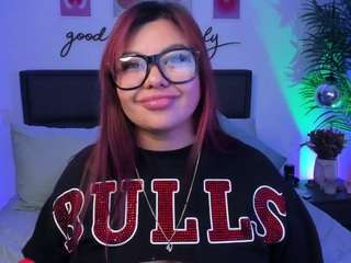 mollywhite — Camsoda recorded stream screenshot (04 Dec 2025)