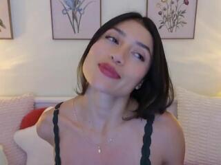 Alejandhra — Flirt4free recorded stream screenshot (04 Dec 2025)