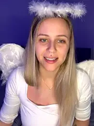 lunawolf21 — Stripchat recorded stream image, 05.12.2025 07:20