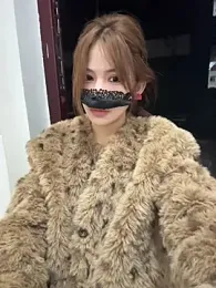 Selenaaaaa- — Stripchat recorded stream image, 05.12.2025 14:30