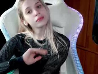 ho1yh01e — Chaturbate recorded stream image, 05.12.2025 19:10
