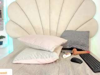 daniela-tovar — Camsoda recorded stream screenshot (08 Dec 2025)