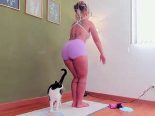 karlyee — Camsoda recorded stream screenshot (08 Dec 2025)