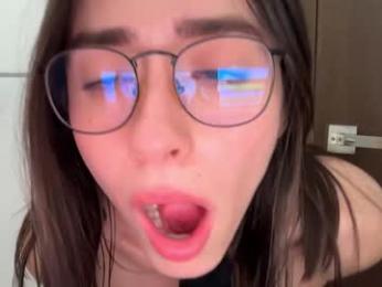 emyii — Chaturbate recorded stream image, 08.12.2025 19:50
