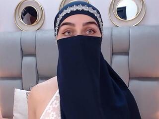 Aliah Manzur — Flirt4free recorded stream screenshot (09 Dec 2025)