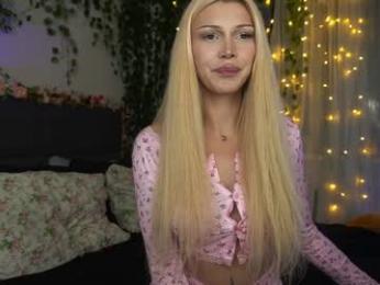 touch_me_if_you_can — Chaturbate recorded stream screenshot (09 Dec 2025)