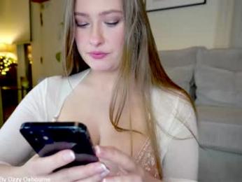 x_lily_x — Chaturbate recorded stream screenshot (09 Dec 2025)