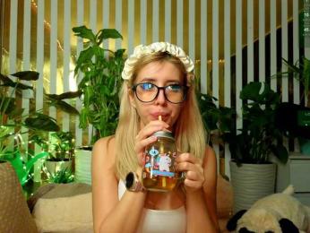 FlowwwerGirl — Bongacams recorded stream screenshot (10 Dec 2025)