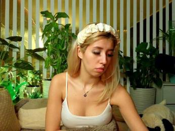 FlowwwerGirl — Bongacams recorded stream screenshot (10 Dec 2025)