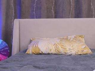 yourfeetmodel — Camsoda recorded stream image, 10.12.2025 07:40