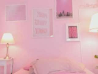 little-natt — Camsoda recorded stream image, 14.12.2025 16:00