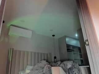 indianova — Camsoda recorded stream image, 15.12.2025 01:00