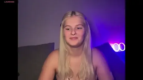 Allylove03 — Stripchat recorded stream image, 15.12.2025 03:30