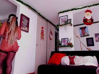 karlyee — Camsoda recorded stream screenshot (15 Dec 2025)