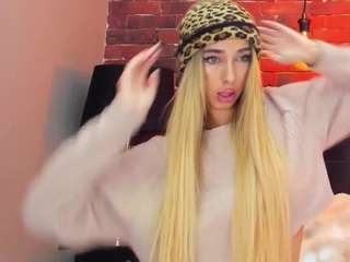 christynaross — Camsoda recorded stream image, 15.12.2025 20:30