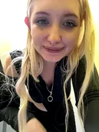 Milkyy_wway — Stripchat recorded stream image, 19.12.2025 06:30