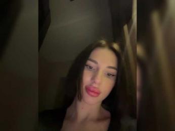 BabyDarii — Bongacams recorded stream screenshot (20 Dec 2025)