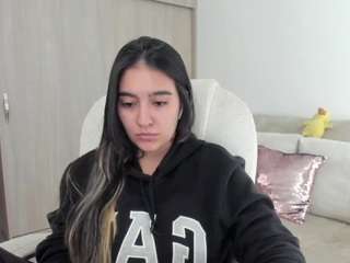 alexyferrer — Camsoda recorded stream image, 22.12.2025 18:20
