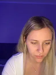 lunawolf21 — Stripchat recorded stream image, 23.12.2025 07:20