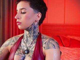 alicee-love — Camsoda recorded stream screenshot (24 Dec 2025)