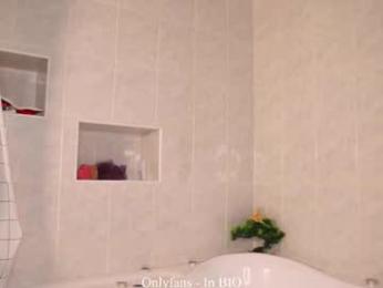 falinecrosthwaite — Chaturbate recorded stream screenshot (25 Dec 2025)