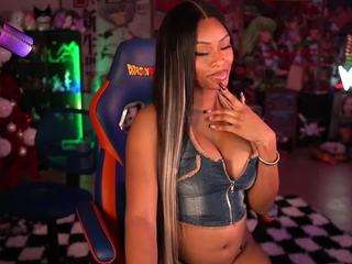 lovenzia — Camsoda recorded stream image, 28.12.2025 04:40