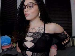 sapphirestorm8 — Camsoda recorded stream image, 28.12.2025 05:00