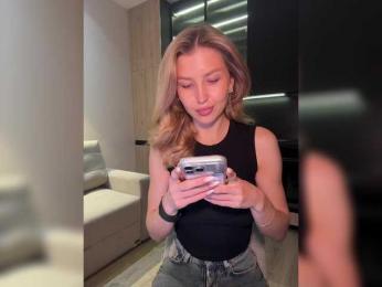 sweetpeach77 — Bongacams recorded stream image, 28.12.2025 10:50