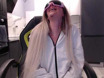 blondalina — Bongacams recorded stream image, 01.01.2026 13:00