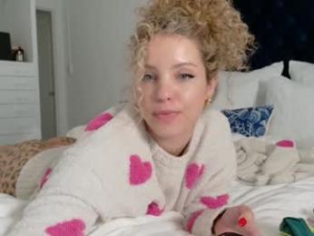 theislandgirl — Chaturbate recorded stream image, 01.01.2026 21:50