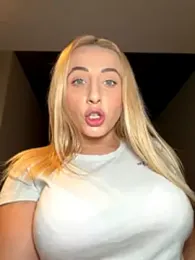 Strongqueen — Stripchat recorded stream image, 04.01.2026 16:50