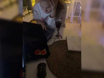 YuGoVi — Bongacams recorded stream image, 04.01.2026 19:20