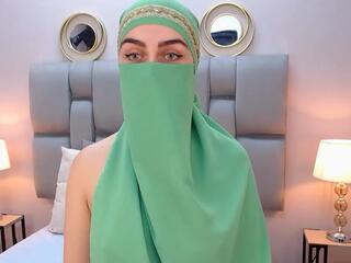 Aliah Manzur — Flirt4free recorded stream screenshot (05 Jan 2026)