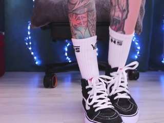 yourfeetmodel — Camsoda recorded stream image, 07.01.2026 02:10