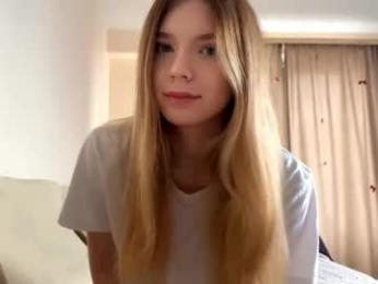 chloe_show — Chaturbate recorded stream image, 08.01.2026 12:10