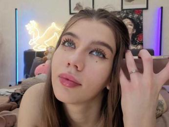 dolly-ll — Bongacams recorded stream image, 08.01.2026 13:30