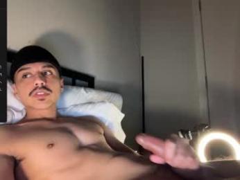 xmomentumx — Chaturbate recorded stream image, 09.01.2026 04:40