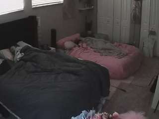 voyeurcam-house-charleys-room — Camsoda recorded stream image, 05.01.2026 11:50