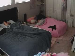 voyeurcam-house-charleys-room — Camsoda recorded stream image, 05.01.2026 11:50