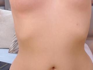 Aliah Manzur — Flirt4free recorded stream screenshot (13 Jan 2026)