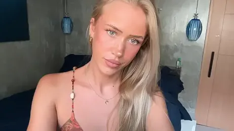 livsslife — Stripchat recorded stream image, 14.01.2026 03:00