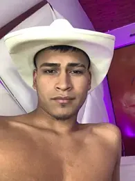 Emiliano_Reyes — Stripchat recorded stream image, 15.01.2026 04:20
