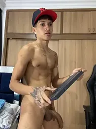 _CamiloBass — Stripchat recorded stream image, 16.01.2026 21:00