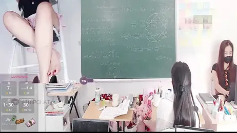 _Math_ — Stripchat recorded stream image, 18.01.2026 08:00