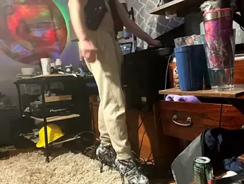 trash4cash — Stripchat recorded stream image, 19.01.2026 01:00