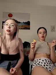 caressyourself — Stripchat recorded stream image, 20.01.2026 11:40