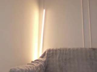 moonlovee — Camsoda recorded stream image, 22.01.2026 09:40