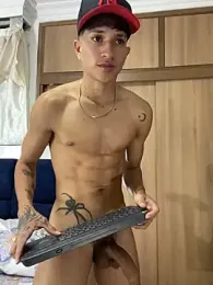 _CamiloBass — Stripchat recorded stream image, 23.01.2026 00:40